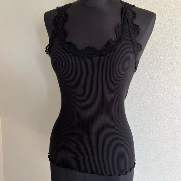 Bundle of womens size medium tank tops - Picture 12 of 12